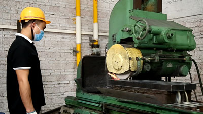Grinding machine