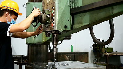 Radial drilling machine
