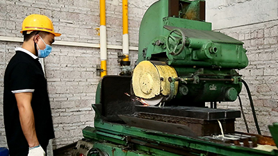Grinding machine